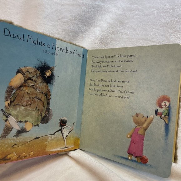 Tiny Bear's Bible; Furry Bible Stor- 9780310710820, board book, Lloyd-Jones - Picture 8 of 8